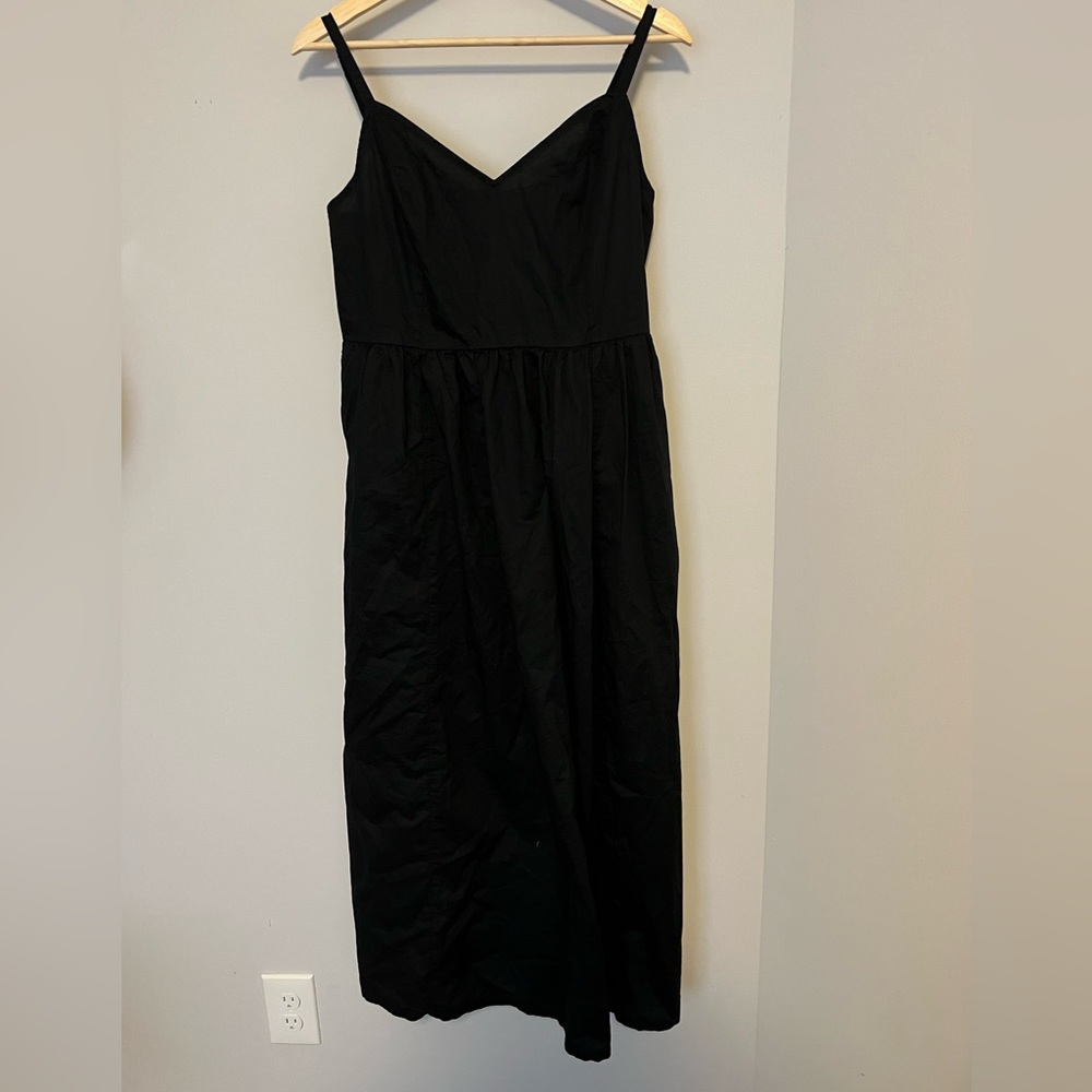 NWOT V neck maxi dress w/pockets